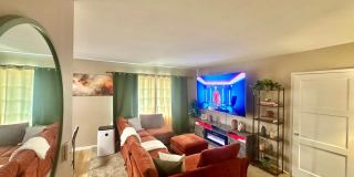 Charming 1BR Duplex in Los Angeles Gallery 6