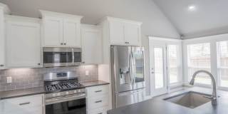 Prime Location! New build, 4 bed/ 2 bath! Gallery 8