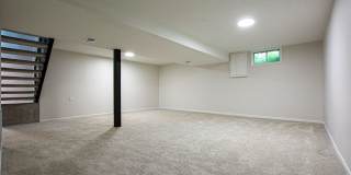 Beautifully Remodeled Modern 5 Bedroom / 3 Bath Home Near Millard North Gallery 21