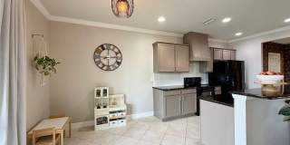 Spacious Townhome in Central Location! Gallery 9