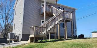 Modern 2-bedroom, 2 bathroom apartment convienent location Gallery 1