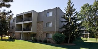 Royal Oaks Gallery 22