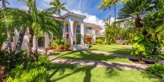 Kahala Oasis: Expansive 6BR Luxury Estate w/ Pool, Spa & Minutes to Beach Gallery 53