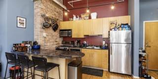 420 S Clinton Gallery 8