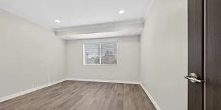 15753 Cohasset Street Gallery 5