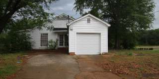 Coming Soon! 3 Bed 2 Bath Home! Large Corner Lot! Gallery 3