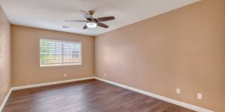 FANTASTIC 3-BEDROOM LAS VEGAS TOWNHOME IN GATED COMMUNITY! Gallery 13