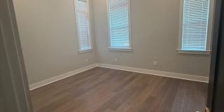 581 JAMESTOWN Gallery 18