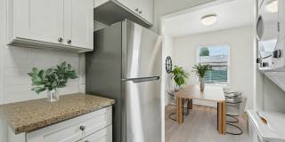 Hesperian Gallery 27