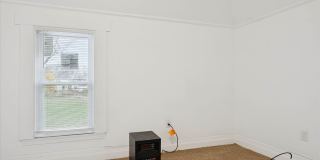 $1200 3 bedrooms Gallery 21