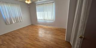 Cozy 2-Bedroom Duplex with Fireplace & Sunroom in Vista – Don’t Miss Out! Gallery 16