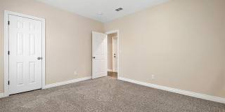 2080 Gladstone Street Gallery 25