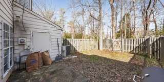 2523 Robinson Place Gallery 30