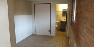 Charming Bungalow Guest House with utilities in Central Tucson Gallery 17