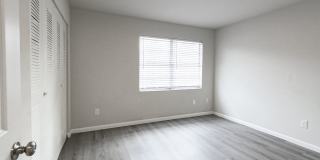 Oak Terrace Gallery 8