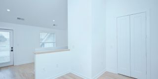 Welcome to 2737 Shenandoah Ave – a modern townhome for rent in Charlotte located in the highly sought-after Chantilly neighborhood Gallery 25