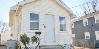 Cute pet friendly home with fenced yard! Gallery 1