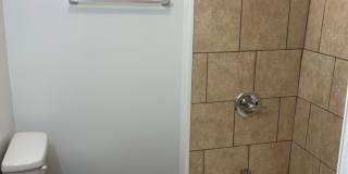 Video in Photos! Downtown York 2 Bedroom-1st Floor Gallery 3