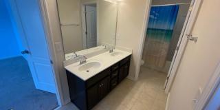 Room in 6 Bedroom Home at Agnew Dr Gallery 25
