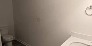 Room in 3 Bedroom Home at Guildford Hill Ln Gallery 27