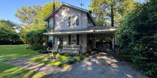 Cozy 2/2 Cottage with bonus room in Summerville Park- $1,395 Gallery 1