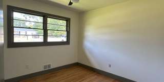 Updated 3 Bedroom House on the Eastside Gallery 26