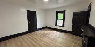 Beautiful 3 Bedroom, 2 Bathroom Home with Private Drive and Large Yard! Gallery 15