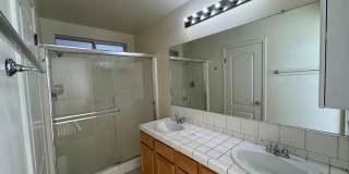 Beautiful home in Riverlakes Community Gallery 12