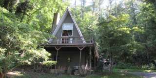 $1,650 - 2 Bedroom / 1.5 Bath Unfurnished A-Frame Cabin with a View of Glenville Lake Gallery 1