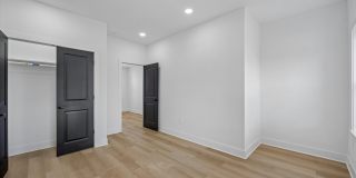 1911 W HUNTING PARK Avenue Gallery 15