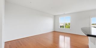 43849 KINGSTON STATION Terrace Gallery 17