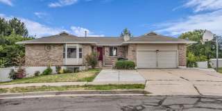 5 Bedroom 3.5 Bathroom Home in Layton!! Gallery 1