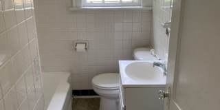 2 Bed, 1 Bath in Rosewood | Available Late August Gallery 7