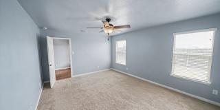 Modern 4-Bed Home with Open Layout in New Braunfels - Realtor Commission: $500 Gallery 25