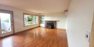Bayview Condo 2 Bedrooms with Gas Fireplace  - S State St Gallery 27