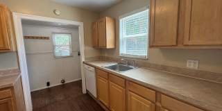 Adorable 2/1 Bungalow in Murray Hill Ready Now! Gallery 15