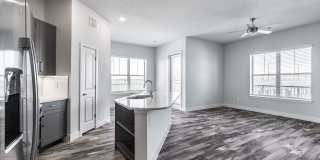 Larkspur Creekside Age 55+ Apartment Homes Gallery 31