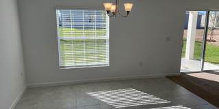 ***FREE RENT!!*** Beautiful 3 Bedroom/2 Bathroom Home in Haines City Gallery 6