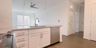Luxurious Fairfax City 2 bed Condo Luxurious Fairfax City 2 bed Condo Gallery 27