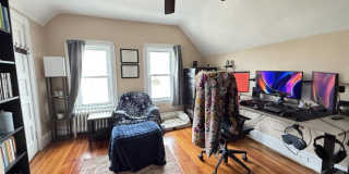 90 Hobart St. Gallery 7