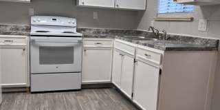 2 bed/1.5 bath town home with covered parking Gallery 3