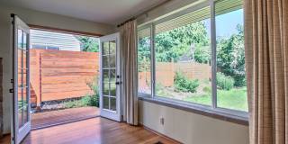 West Olympia 2bd 1 bath Cottage Rambler with Garden Space Gallery 18