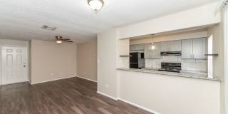 Top Location! Right in the heart of beautiful downtown Boerne! Gallery 12