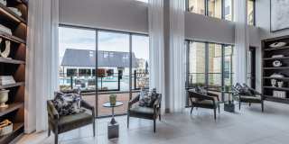 Atlas Crown Gallery 22