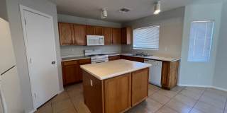 1776 square foot 3 Bedroom home in El Mirage Gallery 7
