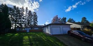 Charming 2-Bedroom Home with Garage in Prime Gresham Location Gallery 1