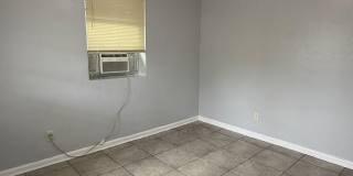 1046/1048 W 8th St.- Duplex Gallery 5