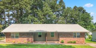 2 Bed 1 Bath in Rossville w/ Huge Storage Building! $250 off first month rent! Leasing Specials Available! Gallery 1