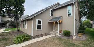 Aurora Townhome Right on the Golf Course Gallery 1