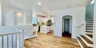 Beautifully Remodel Townhouse with AC & Two Car Garage! Beautifully Remodel Townhouse with AC & Two Car Garage! Gallery 20